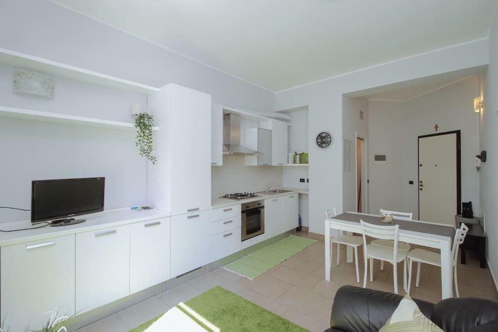 Spacious And New Apt In Citta Studi ミラノ エクステリア 写真